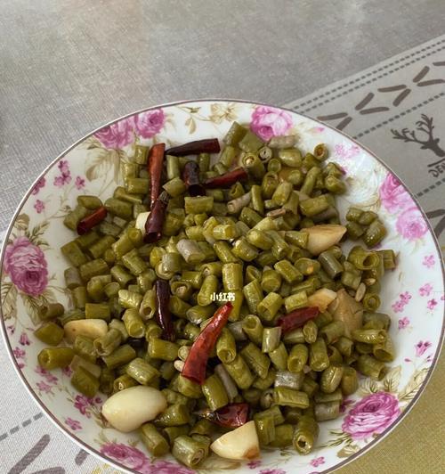 肉末酸豆角酸豇豆美食制作指南（酸爽好滋味）