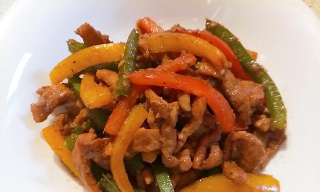 甜椒炒鸡丝的做法是什么？如何快速掌握这道菜的制作技巧？