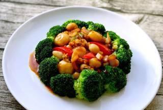 彩椒墨鱼仔怎么做？步骤和技巧有哪些？