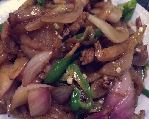 青豆洋葱炒牛肉的做法（美味健康）