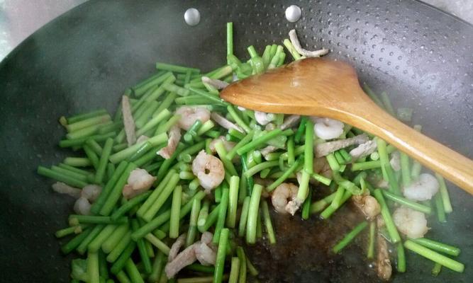 蒜苔生炒肉丝怎么做？步骤和技巧有哪些？