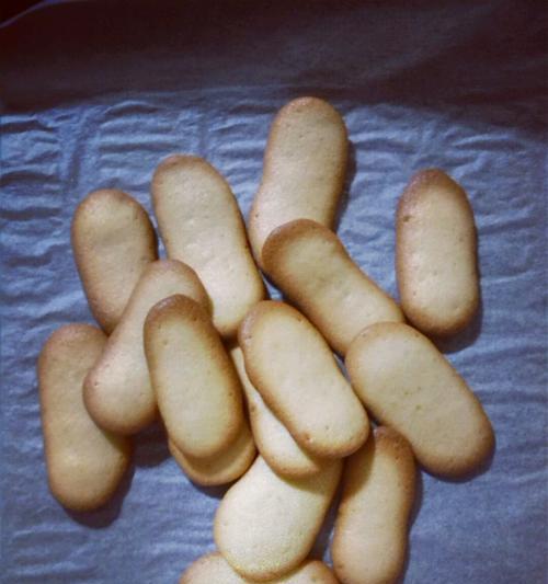 手指饼干的制作方法（做个美味又健康的手指饼干）