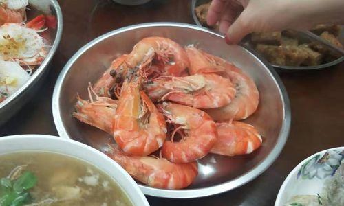 白灼九节虾的制作方法（如何做出口感鲜嫩的白灼九节虾）