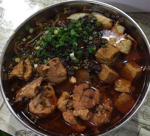 体验正宗的肠旺面之美（传承百年制作工艺）