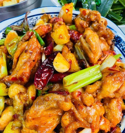 美味焙鸡腿肉（用家常做法轻松制作）