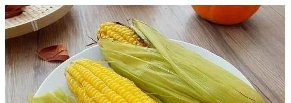 玉米煮熟的小窍门（让你的玉米更加美味）