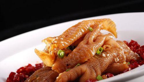 白云鸡爪的制作方法（美味的家常小吃）