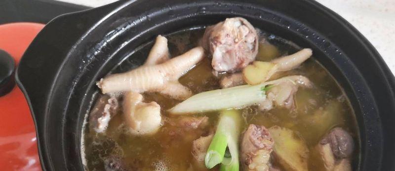 铁棍山药煲老母鸡汤的做法是什么？有哪些健康益处？