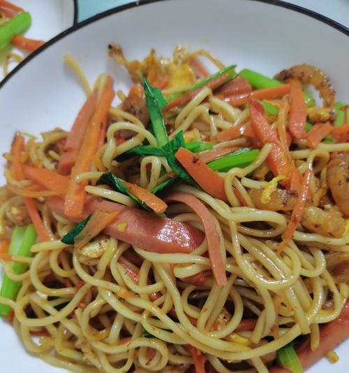 美食家必备的白菜炒面做法（营养健康）