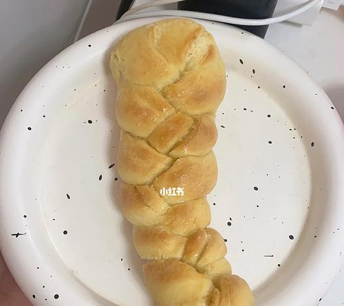 蒸面包一辫单扣面包手法怎么做？步骤和技巧有哪些？