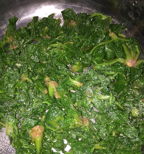 菠萝果仁黑米饭怎么做？步骤和技巧有哪些？