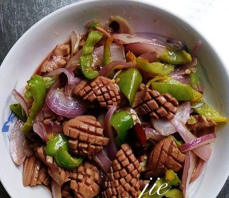 青椒银杏炒腰花，美味可口的家常菜（传统菜式翻新）