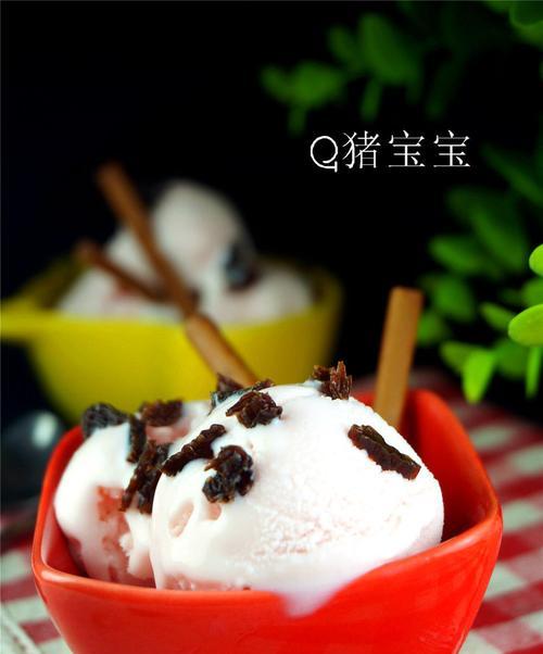 DIY草莓牛奶冰淇淋，健康美味轻松搞定（15个小技巧）