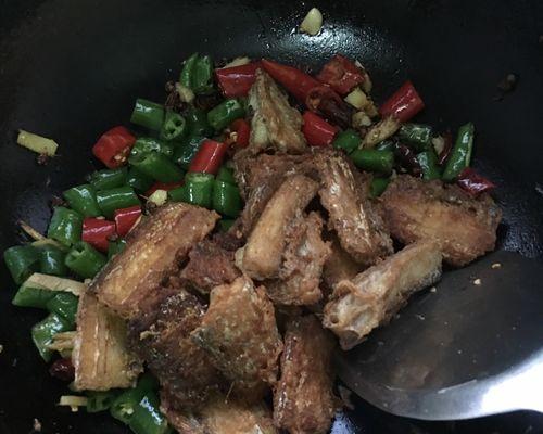 教你制作香辣鱼，让你赞不绝口的美食（家常小炒）