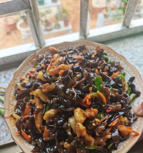 手把手教你做超下饭的鱼香肉丝（口感绝佳）