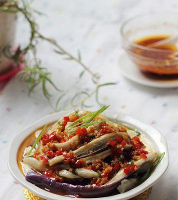 美味可口的土豆茄子拌菜（健康美食）