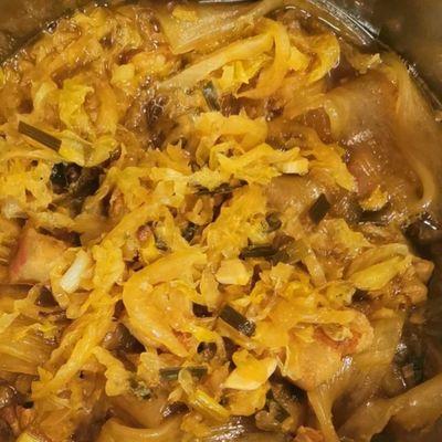 白菜炖宽粉儿，简单家常美食的做法（教你如何烹制地道的宽粉儿）
