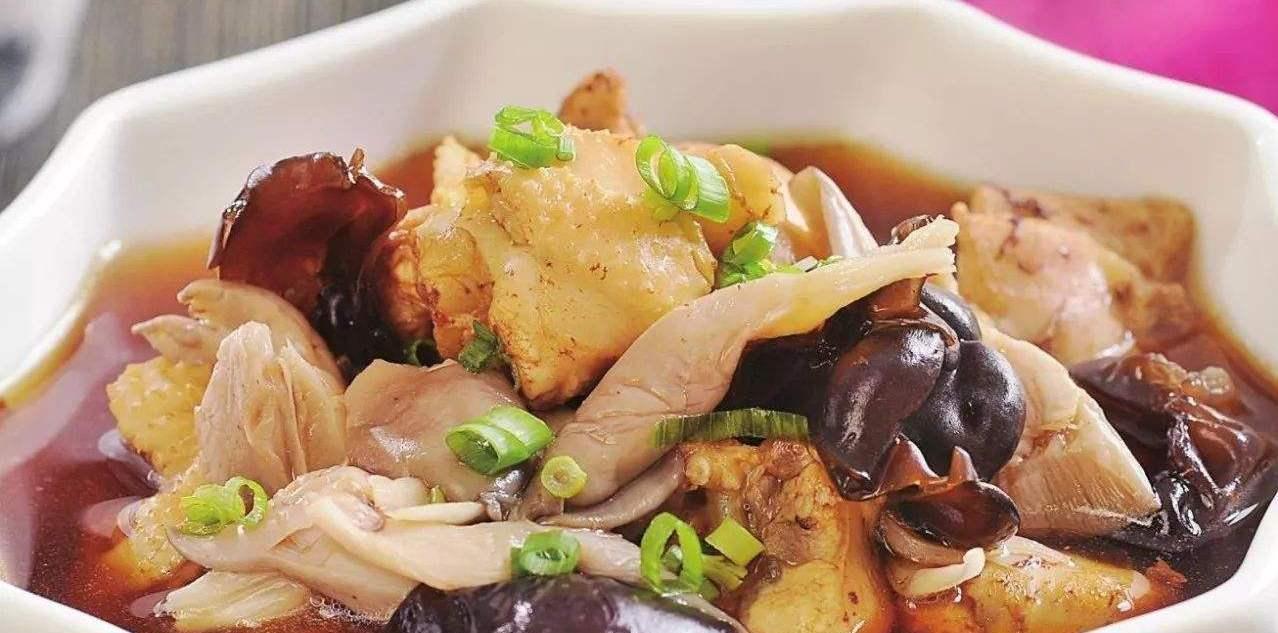 土豆蘑菇炖鸡的做法是什么？如何做出美味的炖鸡？