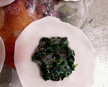 碧绿菠菜泥怎么做？有哪些健康益处？