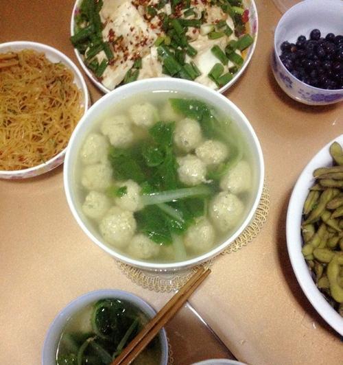 肉糜豆腐丸子汤的做法是什么？如何做出美味的肉糜豆腐丸子汤？