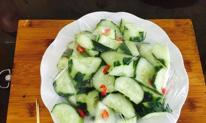 清香爽口青瓜溜鱼片（家常美味家人喜欢的一道菜）