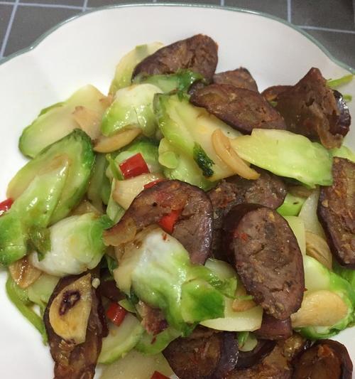 用料简单，口感绝佳——教你爆炒腊肠（香辣入味）