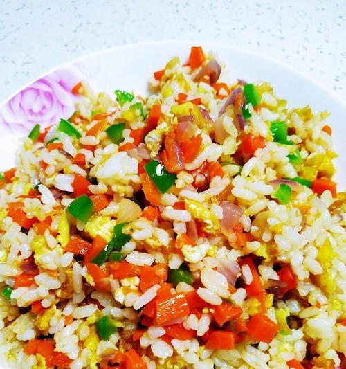 青椒炒饭怎么做？有哪些简单步骤和技巧？