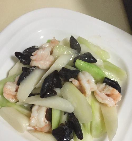 山药木耳炒虾仁的做法是什么？如何炒出美味的山药木耳炒虾仁？