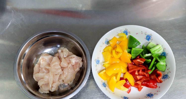 彩椒炒彩虹米饭的做法是什么？如何做出美味的彩虹米饭？