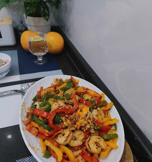 彩椒炒彩虹米饭的做法是什么？如何做出美味的彩虹米饭？