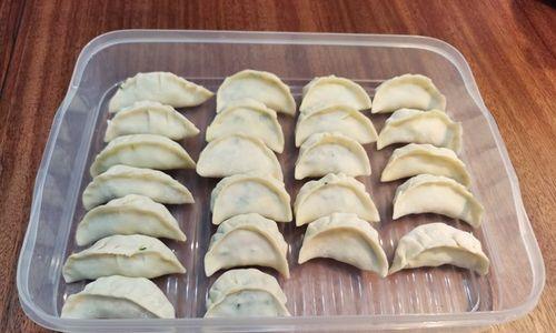 美味可口的猪肉韭菜鸡蛋水饺（一道经典美食）