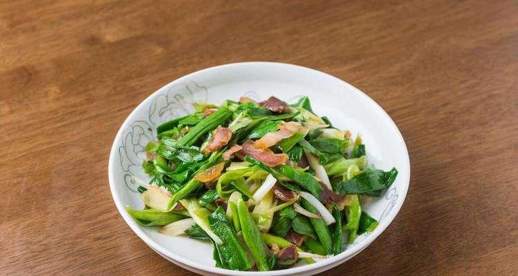 家常美食，青蒜炒肉（香气扑鼻）