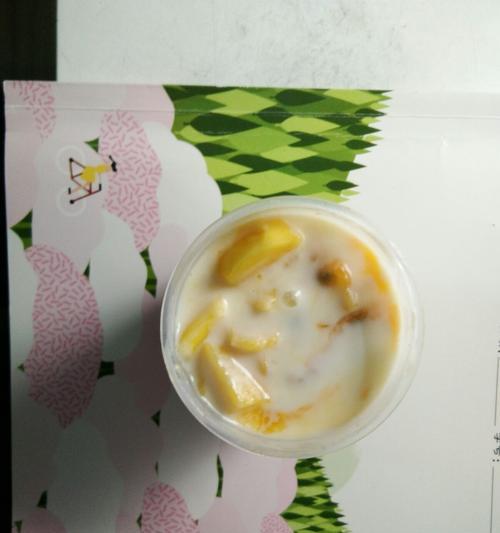 清凉解暑，百香果酸奶饮的制作方法（夏日必备饮品）