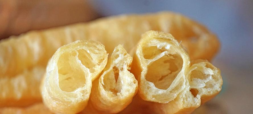 自制咸甜两味油条怎么做？详细步骤和技巧是什么？