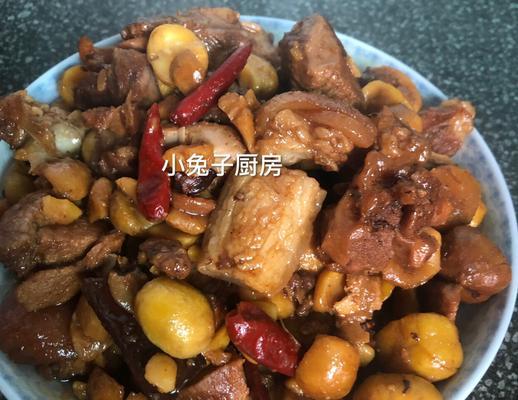 板栗猪蹄的做法（家常美味）