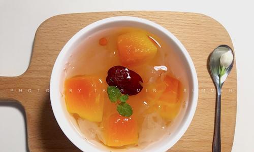 鹌鹑蛋木瓜西米银耳糖水的营养与健康（一杯温暖的糖水）