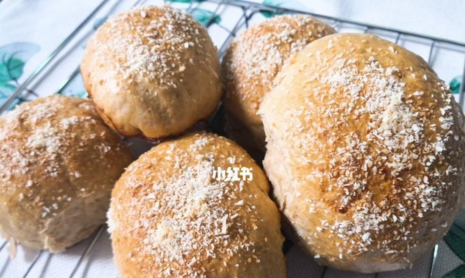 椰蓉小餐包的制作方法（让你的味蕾在椰香中狂欢）