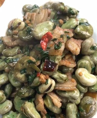 蒜香蚕豆的美食创意（做法简单美味可口）
