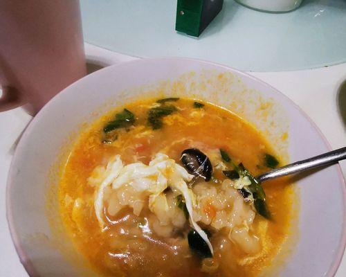 一碗暖心的以西红柿面疙瘩汤（家常美食）