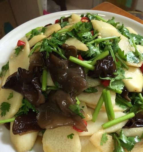 酸辣木耳鱼怎么做？详细步骤和常见问题解答？