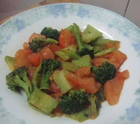 西兰花炒番茄怎么做？步骤和技巧是什么？