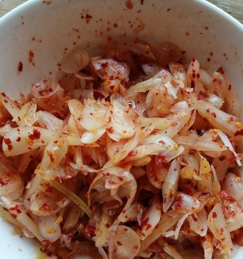 糖醋藠头的美味做法（用简单方法轻松制作藠头的好滋味）