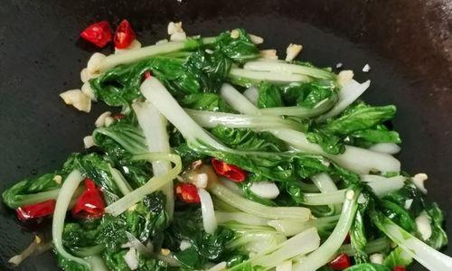 猪油炒小白菜的做法是什么？如何炒出鲜嫩可口的小白菜？