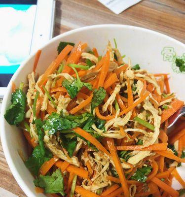 棒棒鸡丝的做法是什么？如何在家轻松制作？