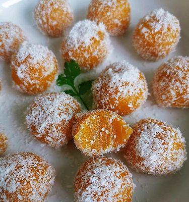 椰蓉南瓜牛奶冻——秋日美味佳选（掌握制作技巧）