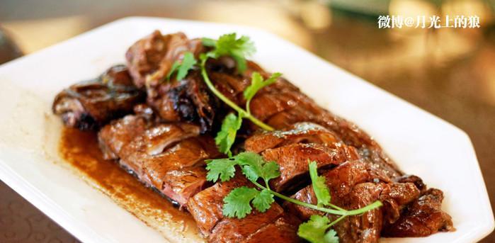 咸鱼鸡粒豆腐煲的家常做法（口感鲜美）