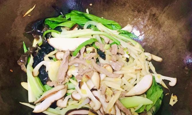 如何制作美味的肉丝玉米汤面 如何制作美味的肉丝玉米汤面