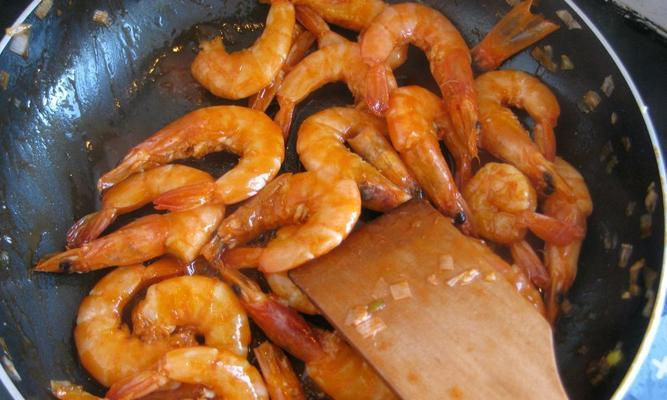 虾油焖大虾的做法是什么?如何做出鲜美可口的虾油焖大虾? 虾油焖大虾的做法是什么?如何做出鲜美可口的虾油焖大虾?