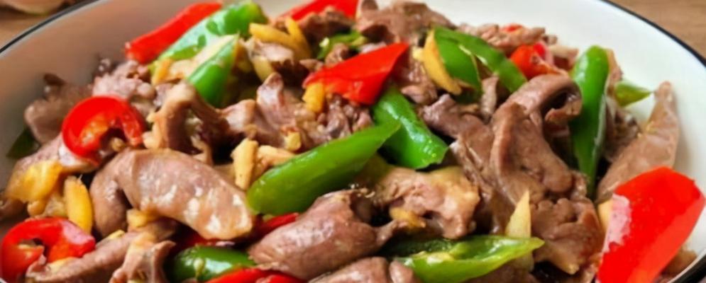 双椒炒大肠(川菜经典家常美食) 双椒炒大肠(川菜经典家常美食)