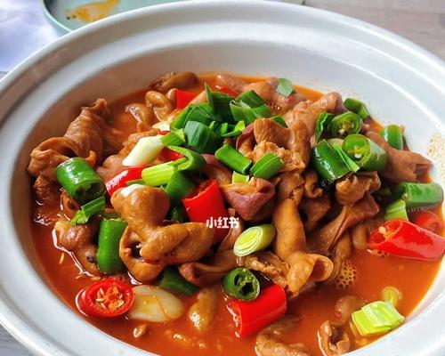 双椒炒大肠(川菜经典家常美食) 双椒炒大肠(川菜经典家常美食)